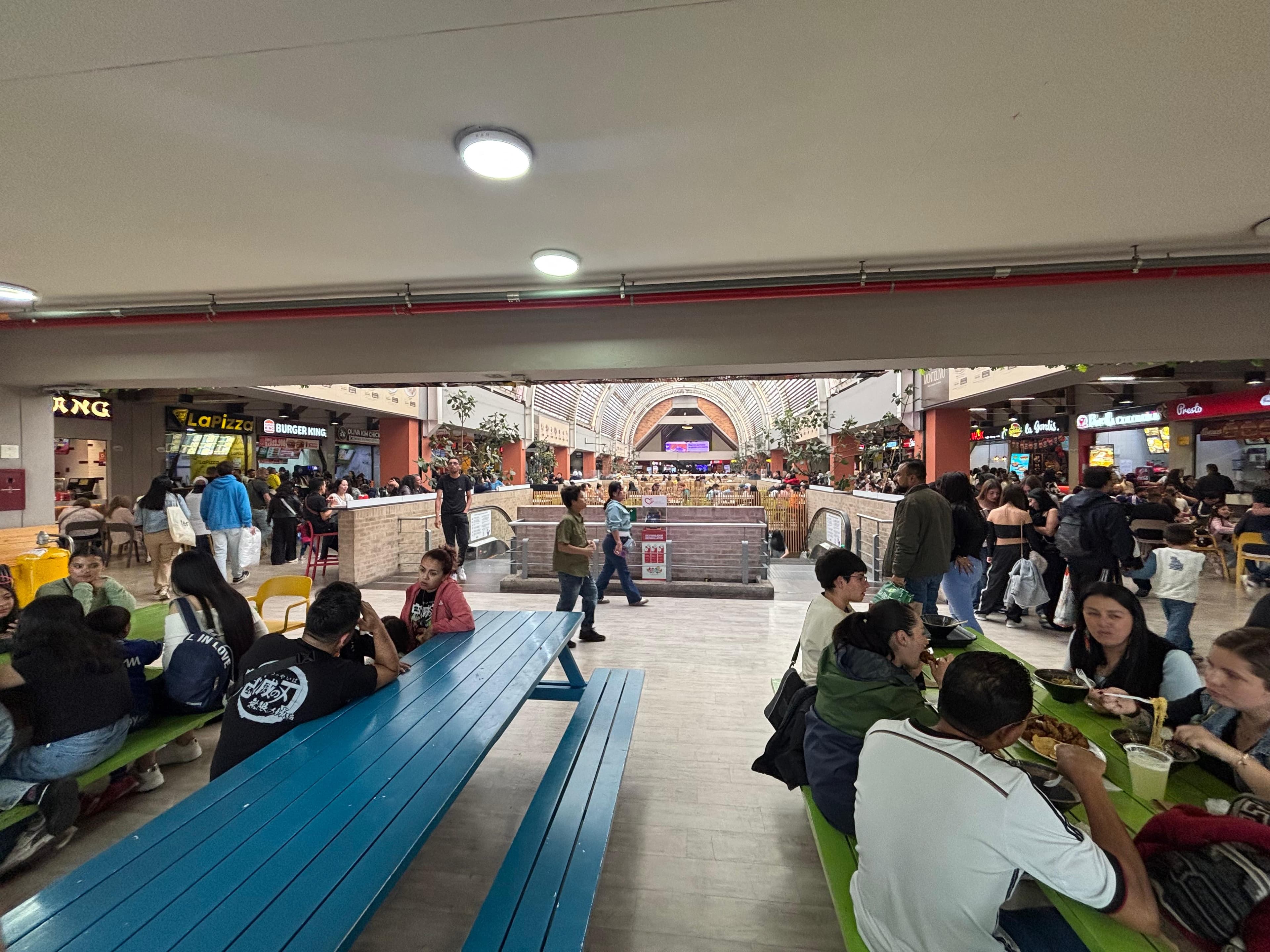 Plaza de las Américas — plazoleta de comidas