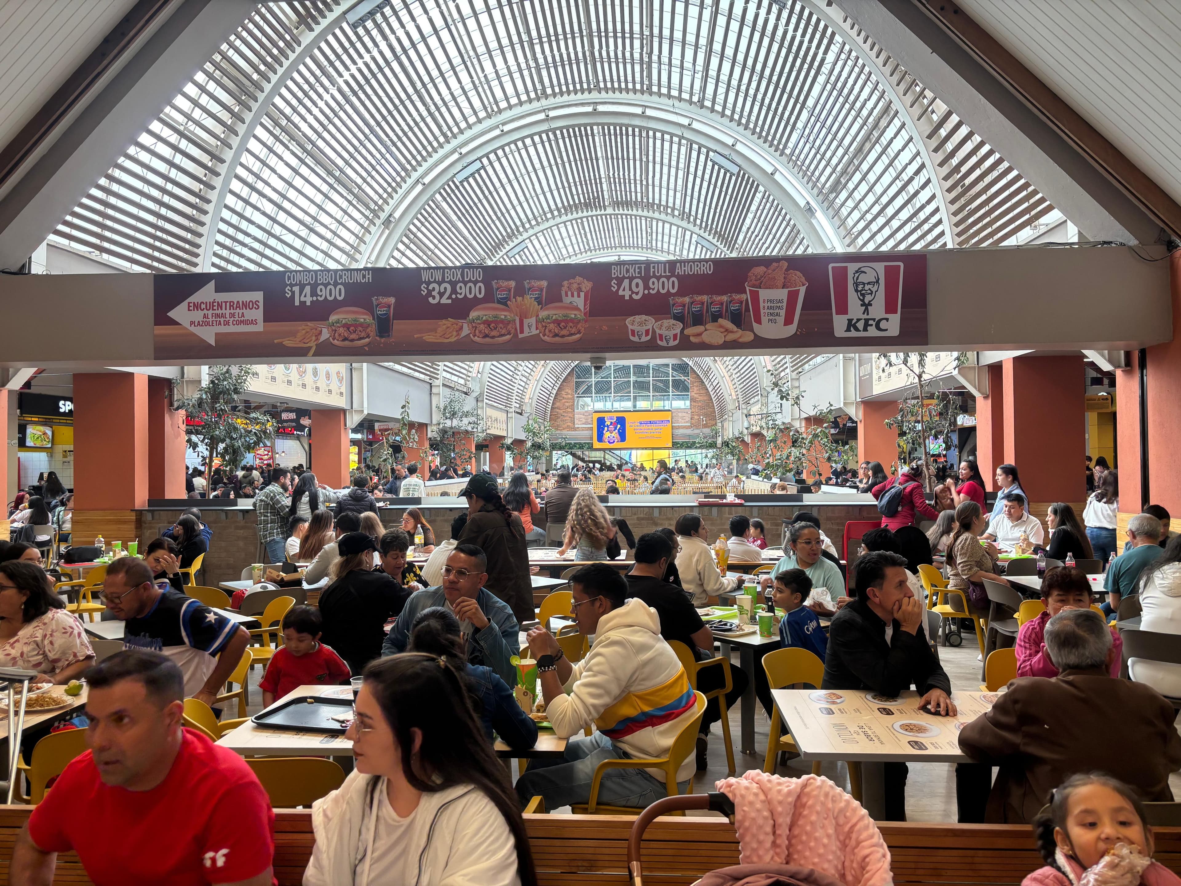Plaza de las Américas — plazoleta de comidas